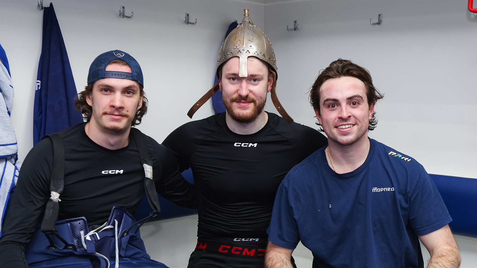 Победная раздевалка после игры с Шанхайскими драконами